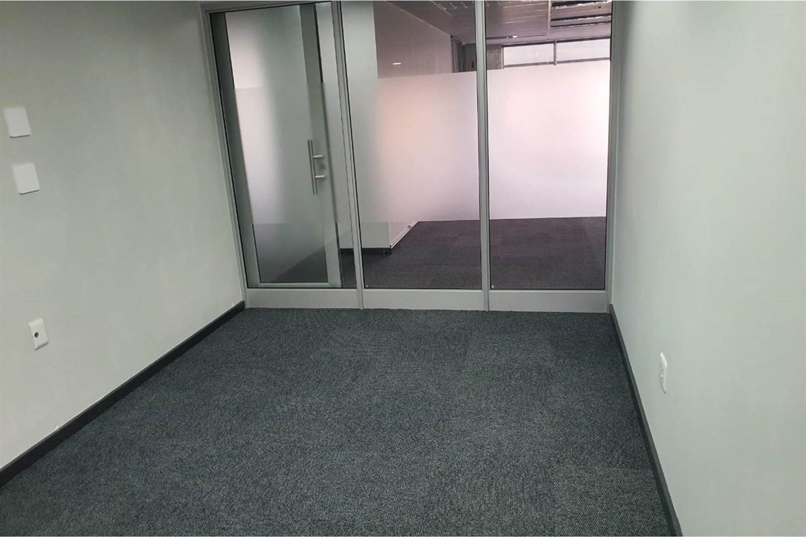 295  m² Commercial space in Humerail photo number 6