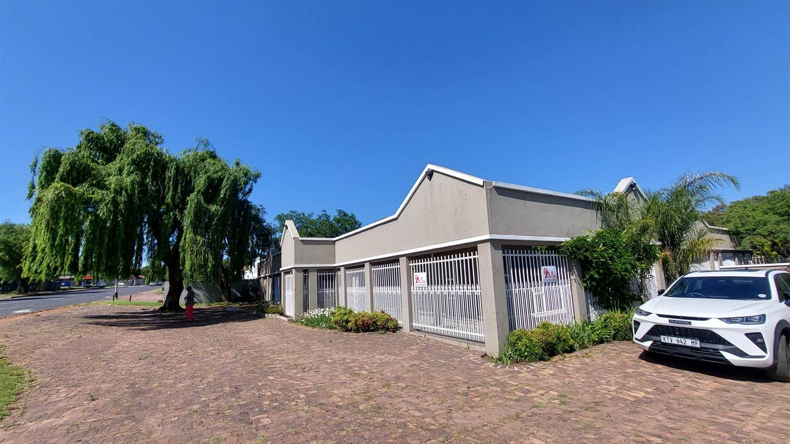 530  m² Commercial space in Middelburg Central photo number 2