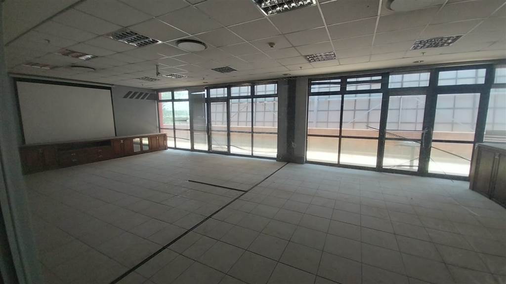 16000  m² Industrial space in East Lynne photo number 4