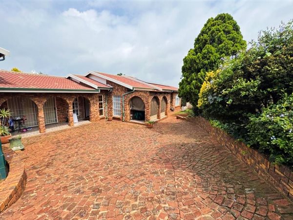 3 Bedroom House 3 Bedroom House
