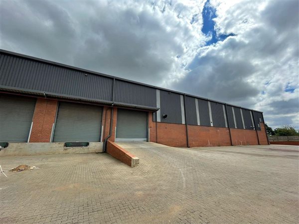 4 891  m² Industrial space