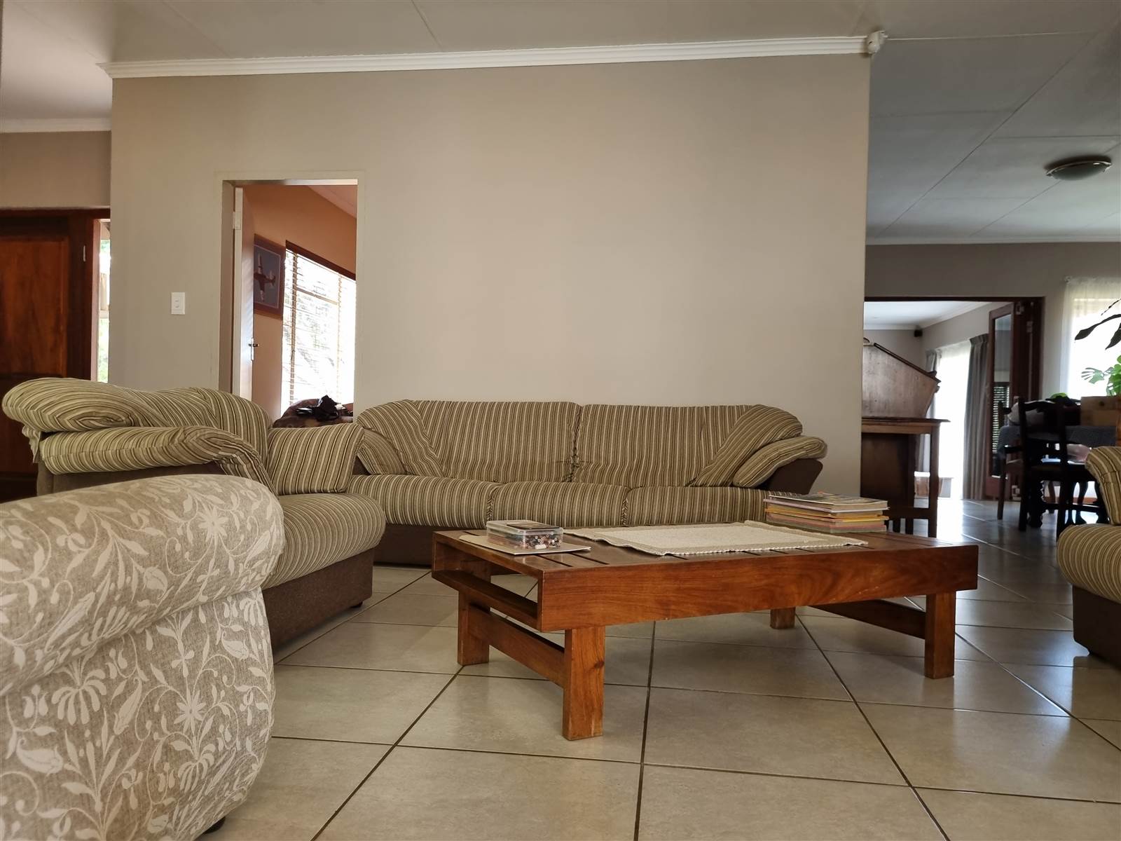 5 Bed House in Garsfontein photo number 17