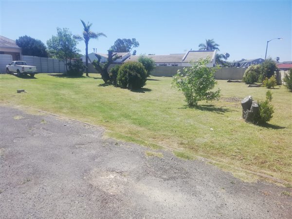 1 490 m² Land
