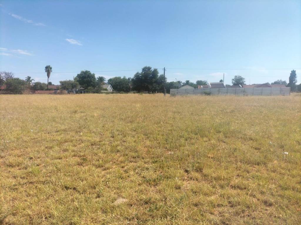 841 m² Land available in Riebeeckstad photo number 2