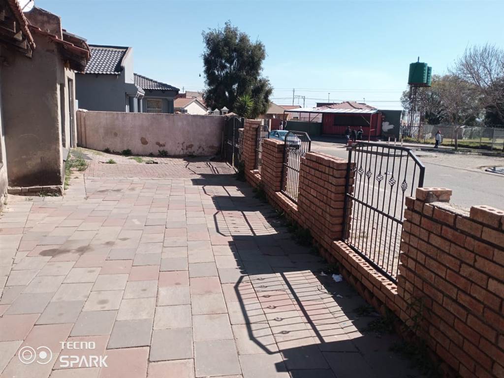 2 Bed House in Tembisa photo number 19