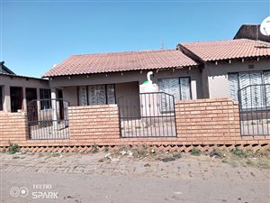 2 Bed House in Tembisa
