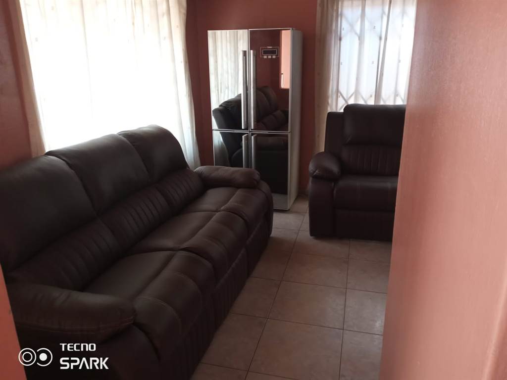 2 Bed House in Tembisa photo number 17