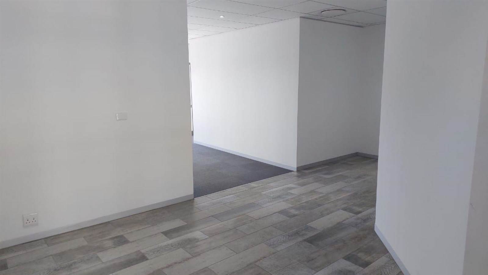 211  m² Commercial space in Fourways photo number 3