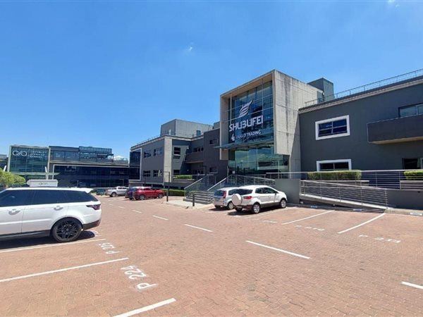 211  m² Commercial space in Fourways