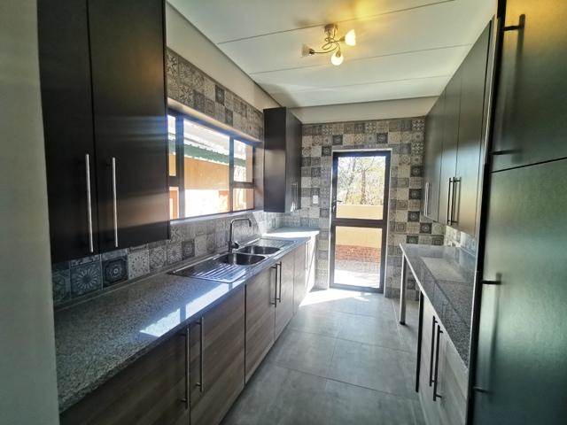 3 Bed House in Modimolle photo number 11