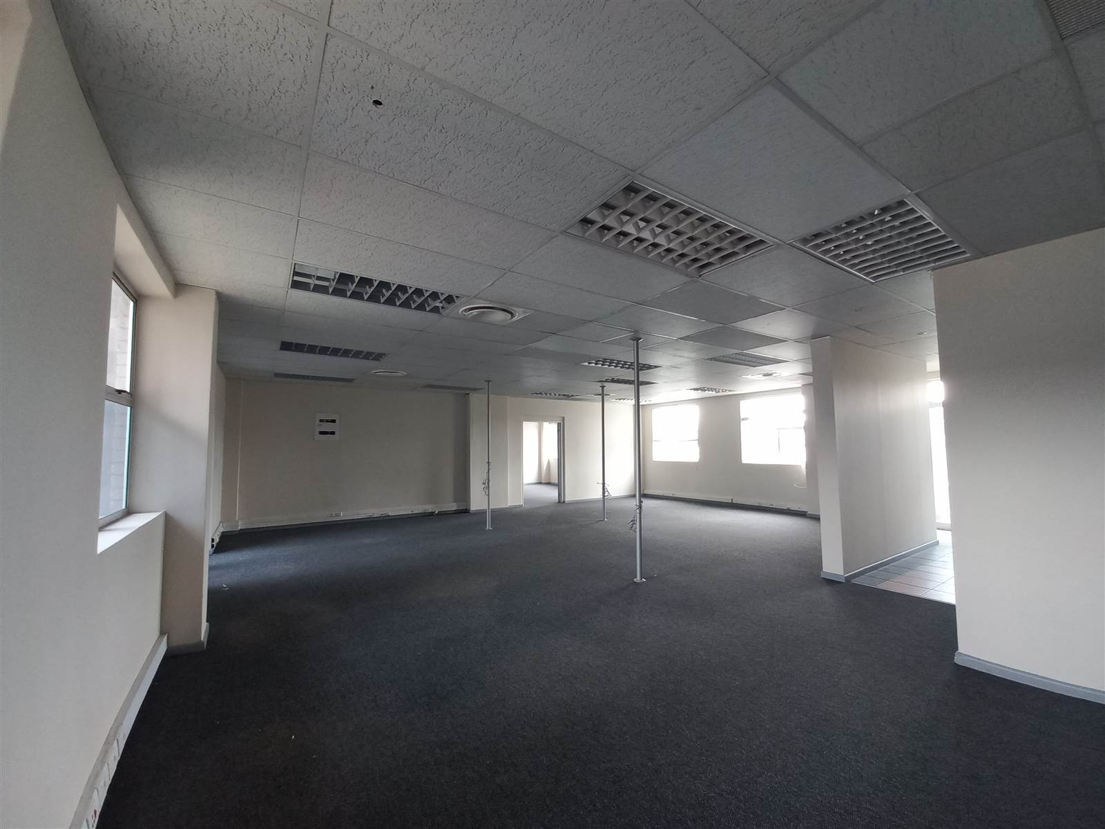 300  m² Commercial space in Milnerton Central photo number 7