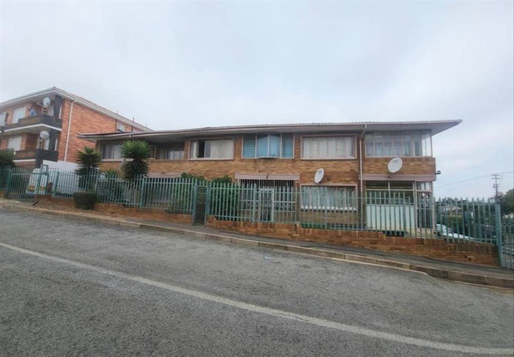 2 Bed Townhouse in Rosettenville photo number 1