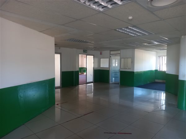 228  m² Commercial space