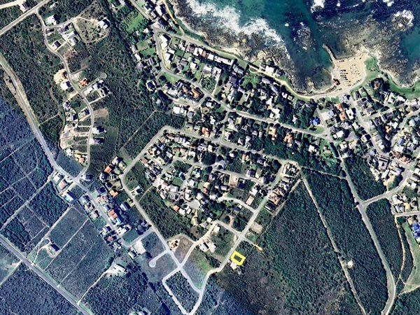 600 m² Land available in Kleinbaai