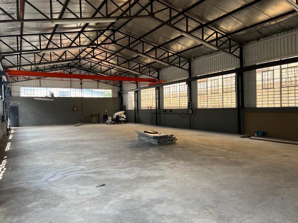 390  m² Industrial space in Driehoek photo number 5