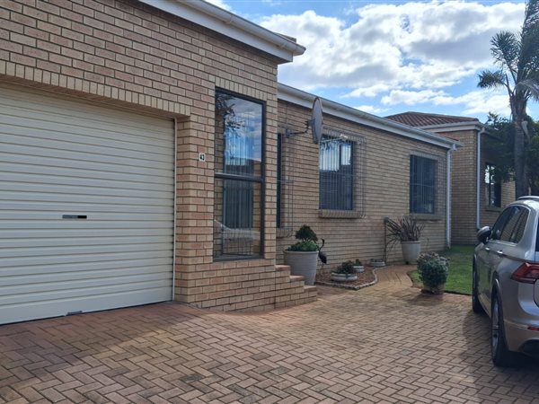 3 Bedroom Townhouse 3 Bedroom Townhouse