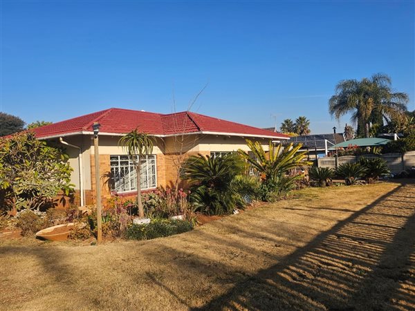 4 Bedroom House 4 Bedroom House
