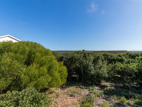 606 m² Land available in Stilbaai