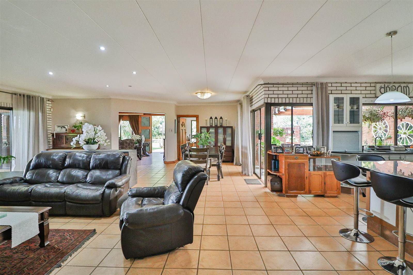 4 Bed House in Howick photo number 14