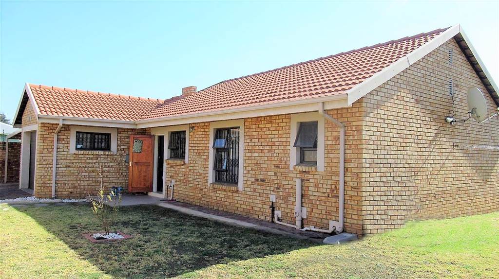 2 Bed House in Brakpan Central photo number 4