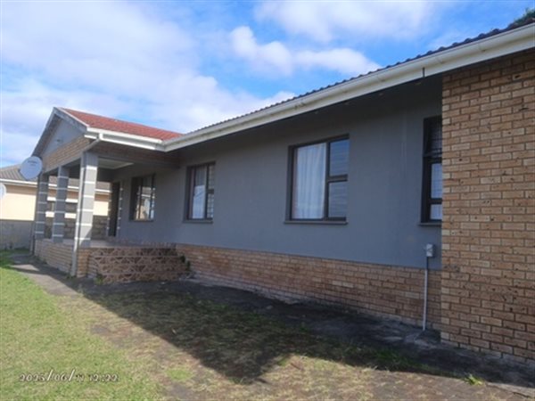 4 Bedroom House 4 Bedroom House
