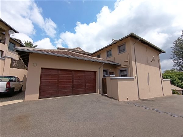 3 Bedroom Townhouse 3 Bedroom Townhouse