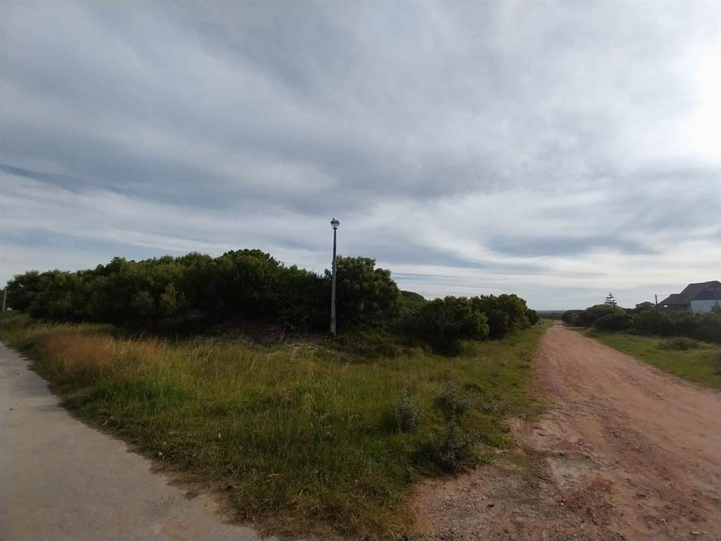 818 m² Land available in Paradise Beach photo number 4