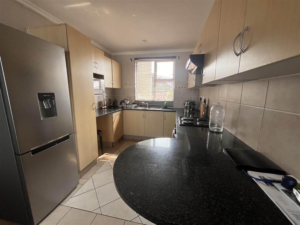 3 Bed Apartment to rent in Westbrook RR4209042 Private Property