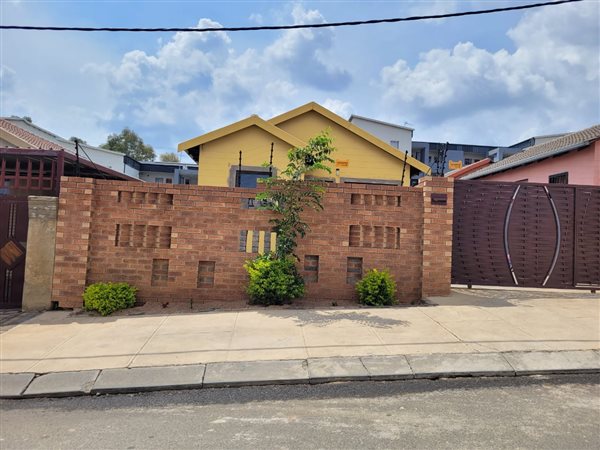 2 Bedroom House 2 Bedroom House