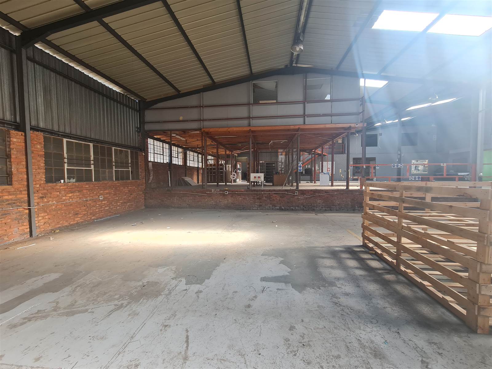 1256  m² Industrial space in Wadeville photo number 1