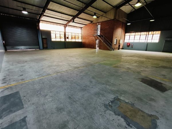 407  m² Industrial space