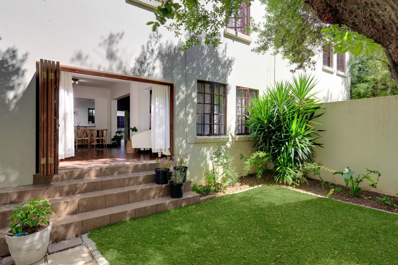 3 Bed House in Lonehill photo number 17