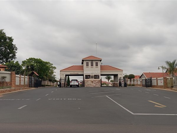 2 Bedroom Townhouse 2 Bedroom Townhouse
