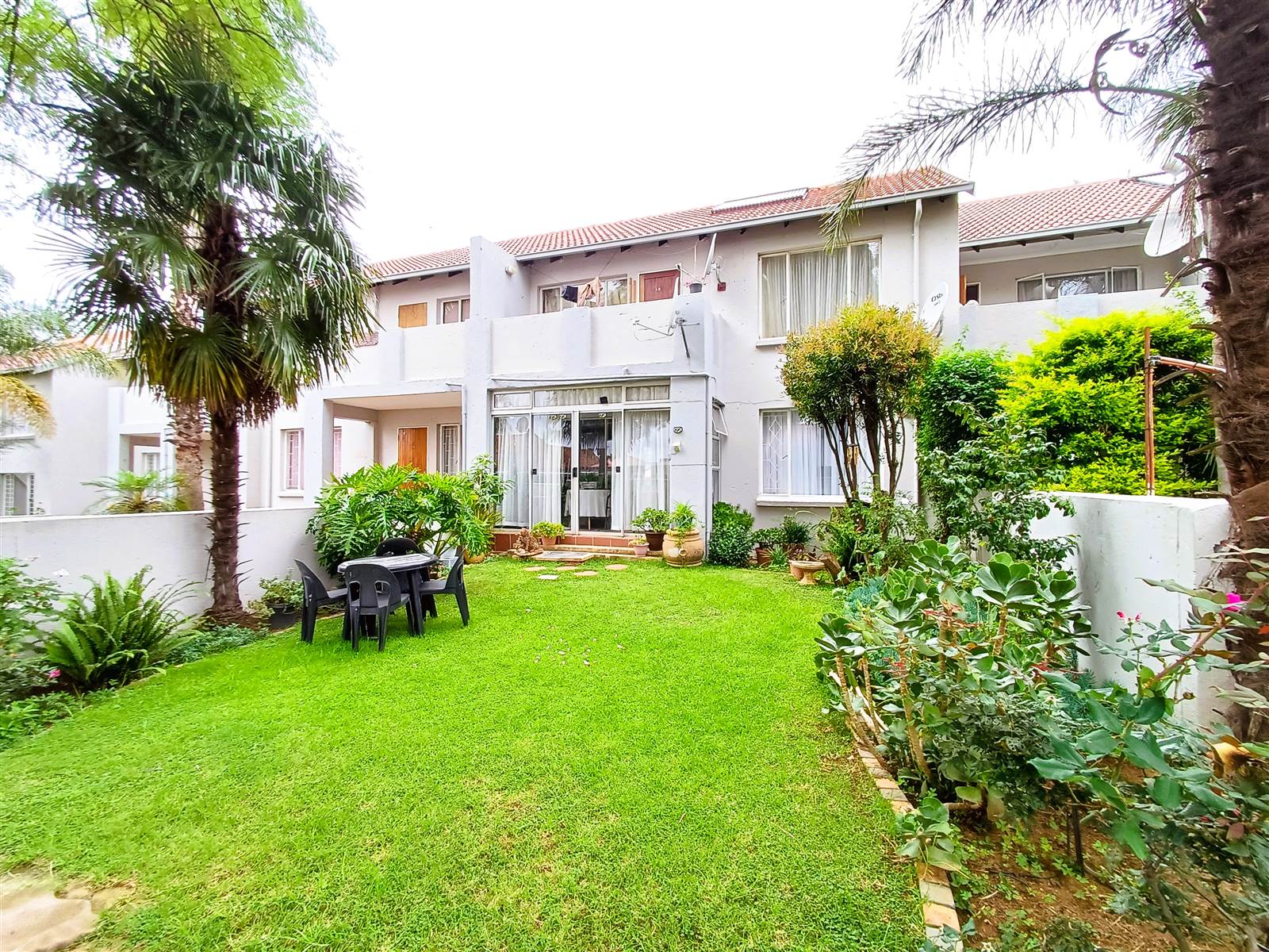 2 Bed Townhouse in Glen Marais photo number 20