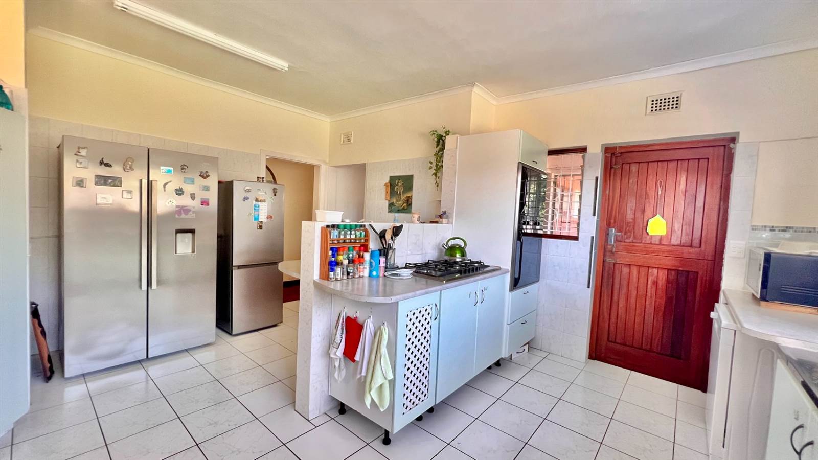 4 Bed House in Umtentweni photo number 15