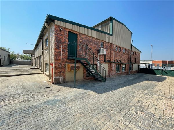 2 136  m² Industrial space