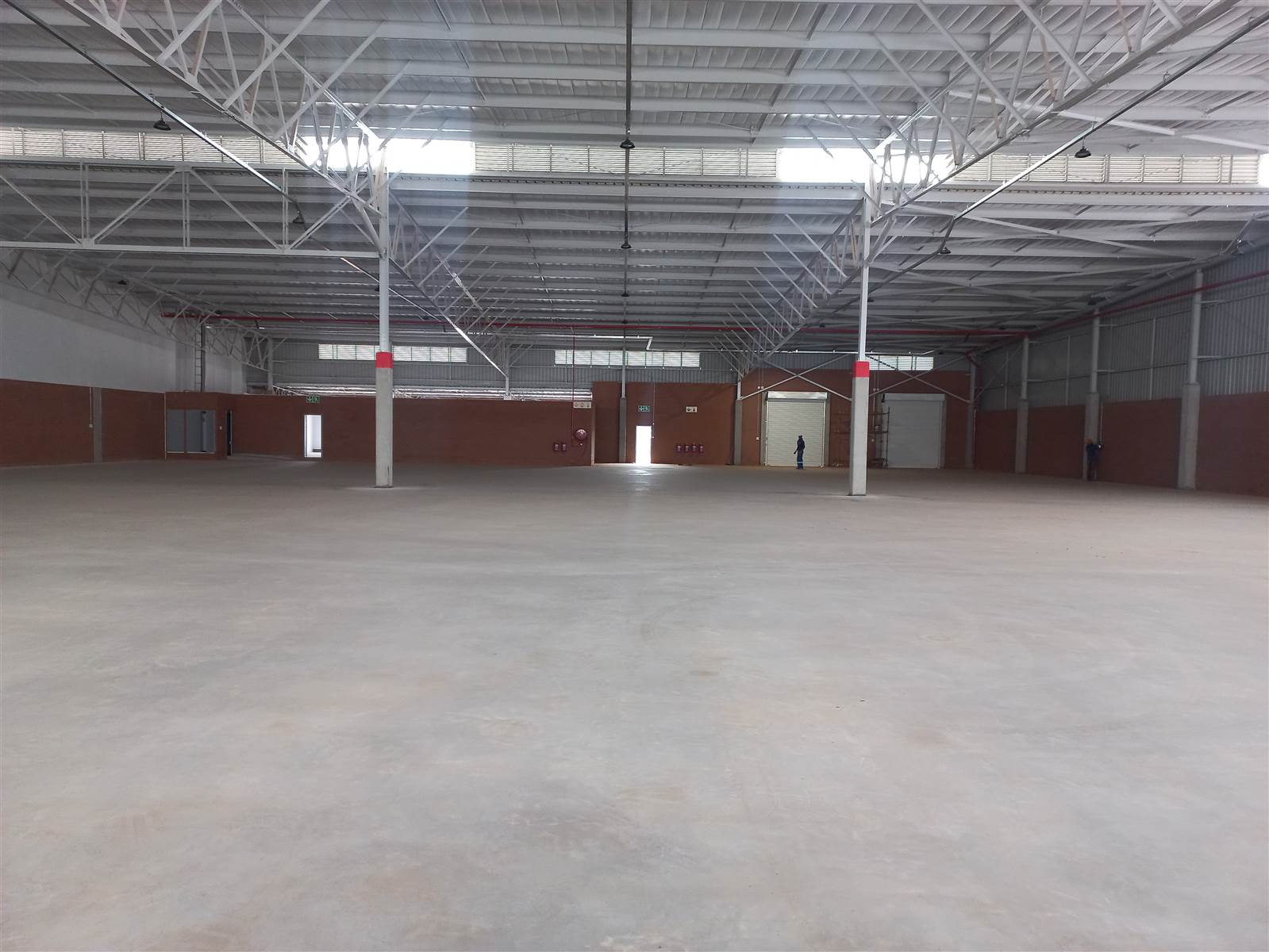 2196  m² Industrial space in Pomona photo number 4