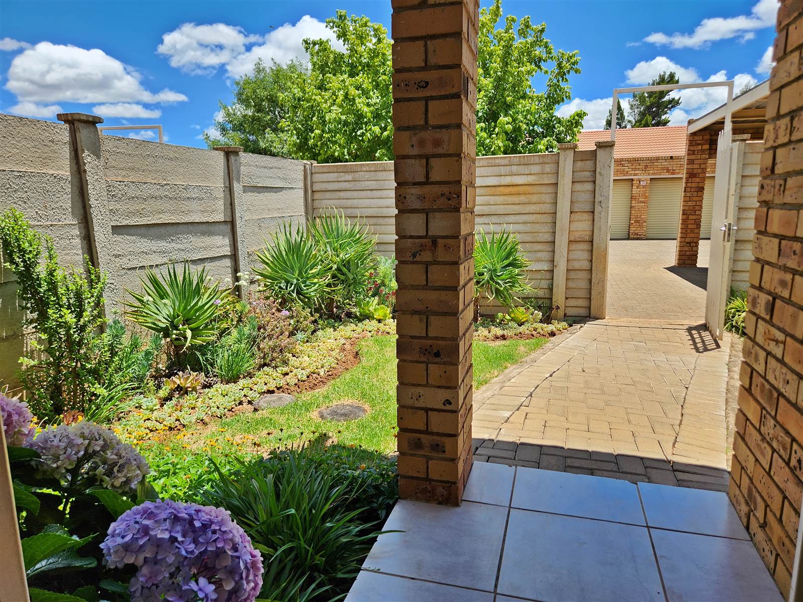 3 Bed Townhouse in Quaggafontein photo number 27