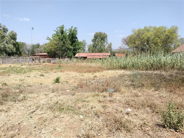 1275 m² Land available in Wonderboom South