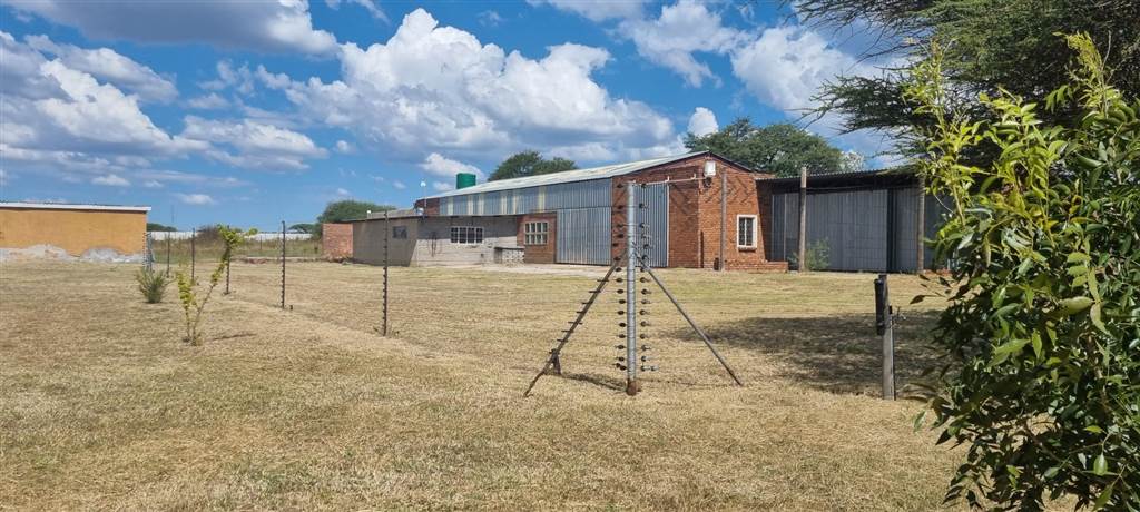 8.8 ha Smallholding in Tweefontein photo number 1