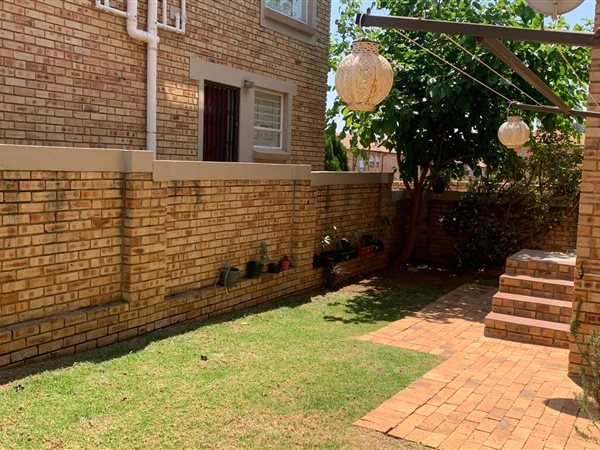 3 Bedroom Townhouse 3 Bedroom Townhouse