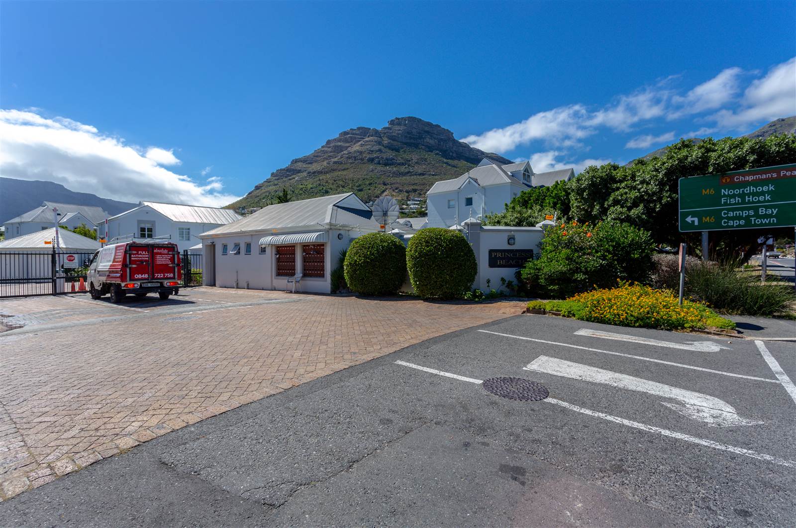 2 Bed Apartment in Hout Bay and surrounds photo number 15