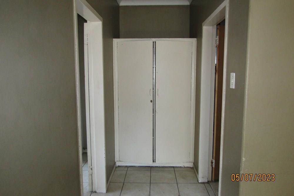 1 Bed Apartment in Turffontein photo number 8