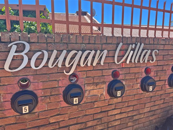 2 Bedroom Townhouse 2 Bedroom Townhouse