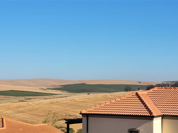 696 m² Land