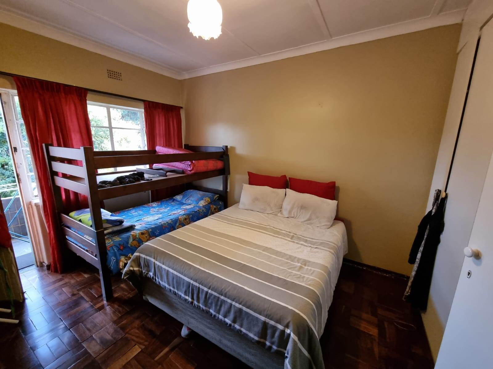 2 Bed Apartment in Turffontein photo number 8