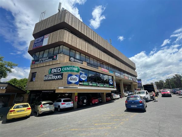 524  m² Commercial space