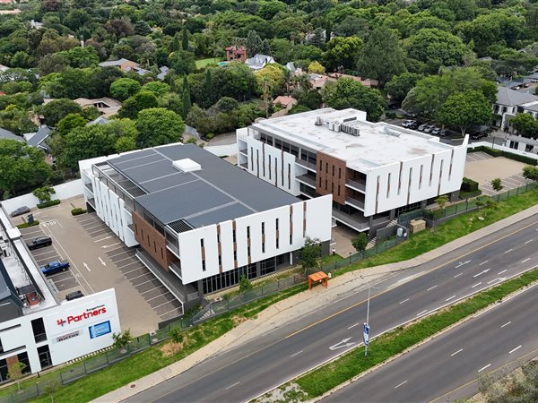 1 055.5  m² Commercial space