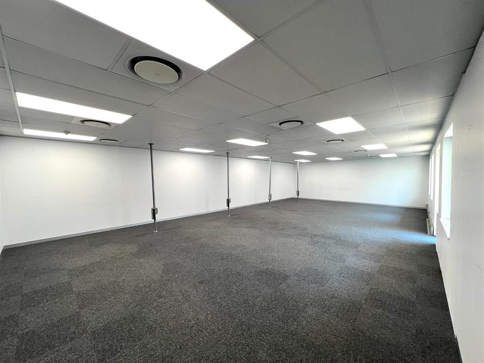 475  m² Commercial space in Morningside photo number 10
