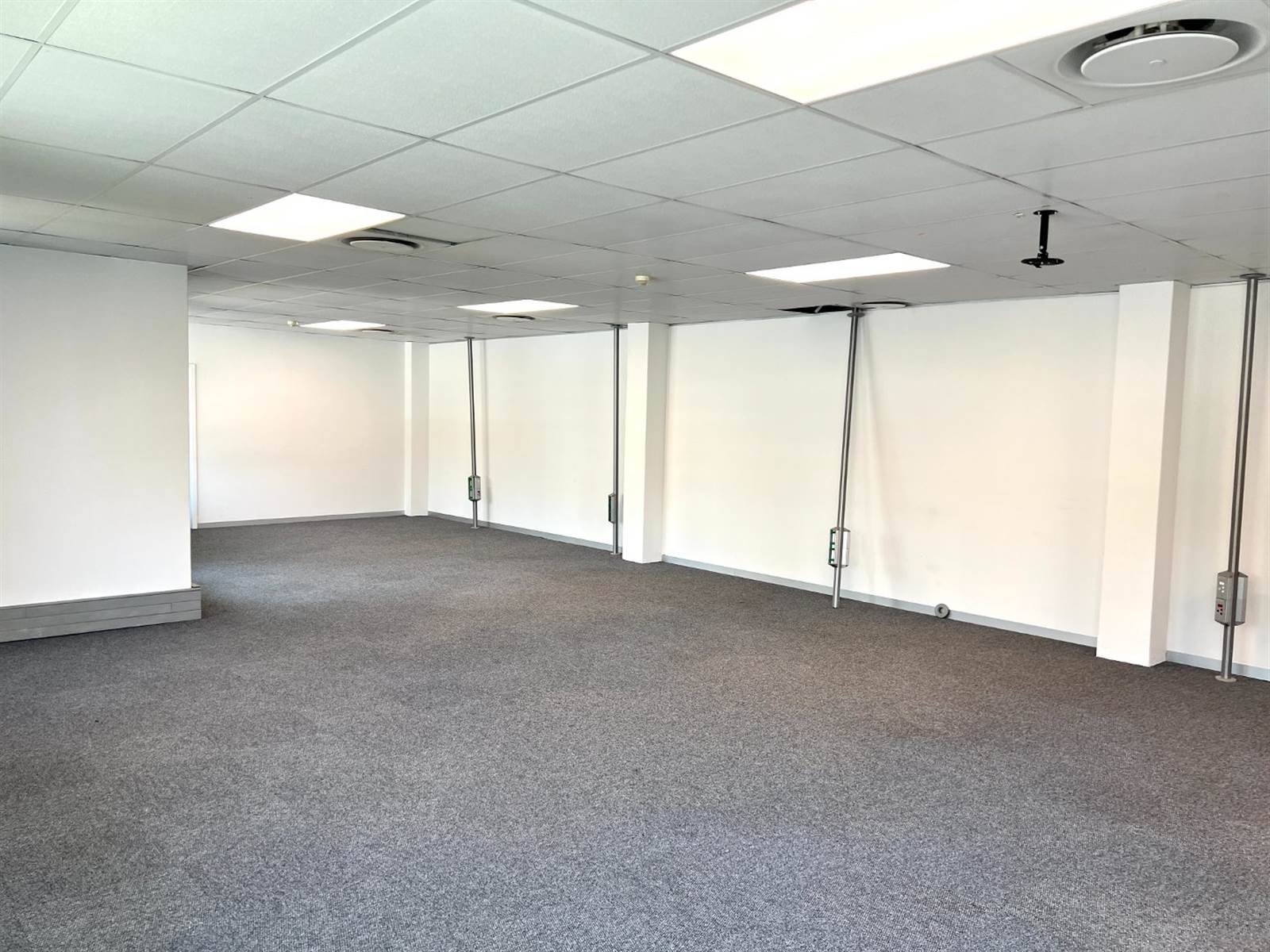 475  m² Commercial space in Morningside photo number 6